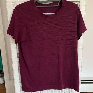lululemon plum t-shirt